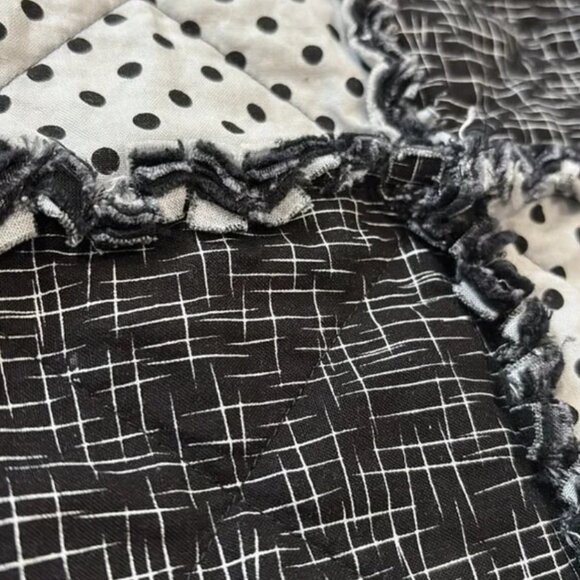 NWOT Handmade, distressed black and white polka dot baby rag quilt - Picture 3 of 9
